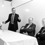 Gut gelaunt trotz erschwerten Bedingungen – das Schaffhauser Dreigespann in der SVP-Bundeshausfraktion, Hannes Germann, Thomas Hutter und Thomas Minder, plauderte aus dem Berner Nähkästchen.Bild Selwyn Hoffmann